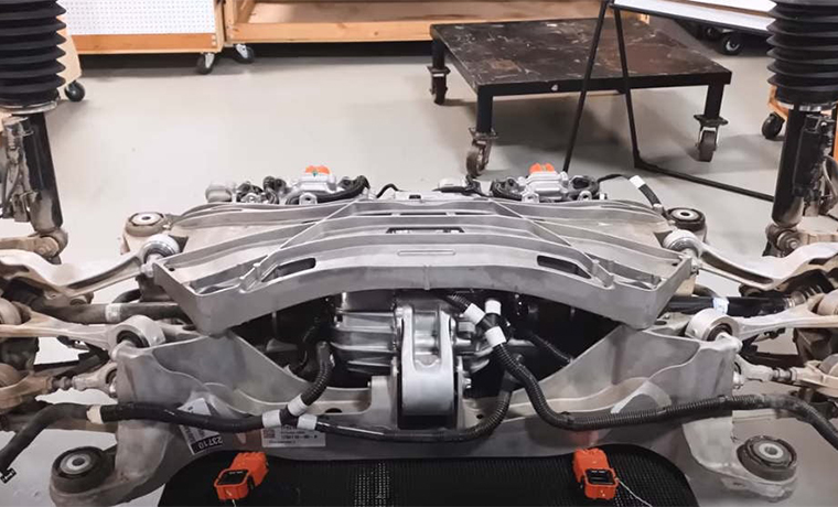 Another great Model S tear down from Munro Live~